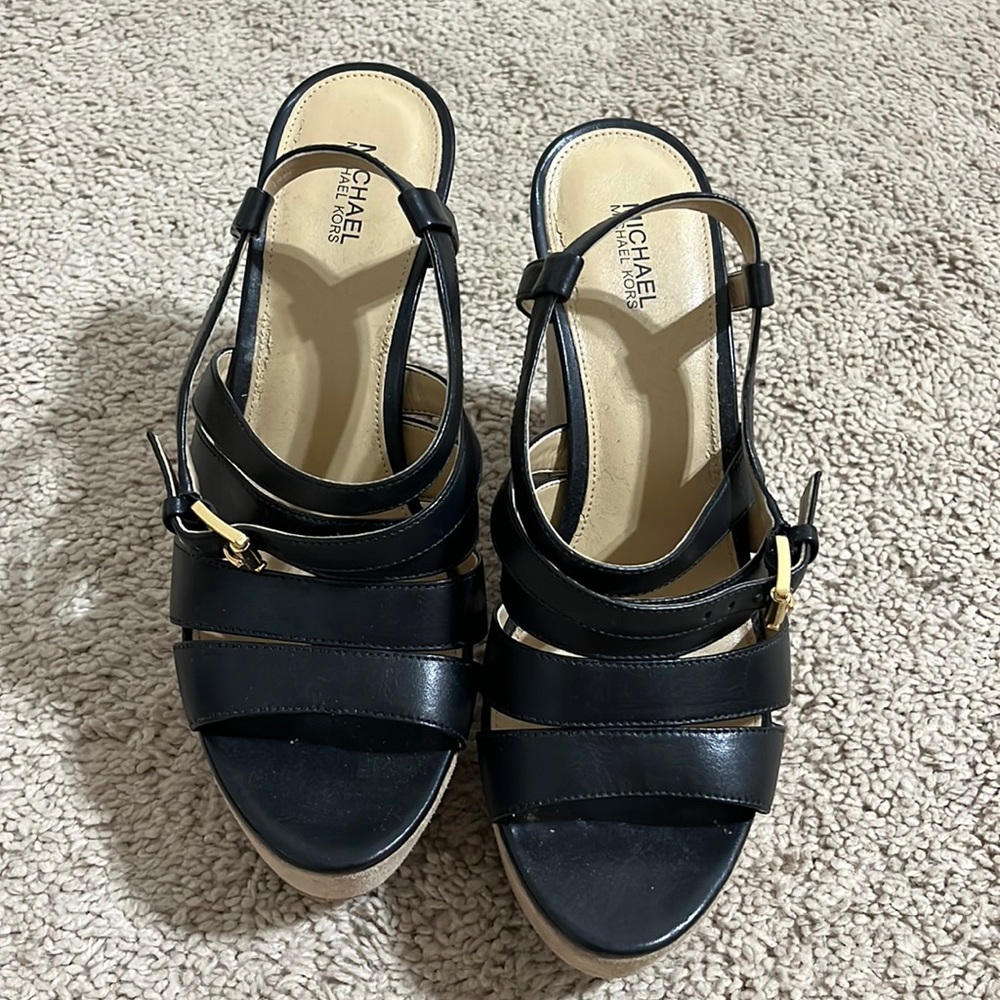 Michael Kors Platform Sandal - size 8